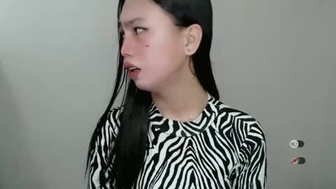 STEFFANNY WELL. online show from December 8, 2024, 1:36 pm