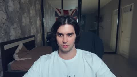 Keanu online show from November 17, 2025, 4:13 pm