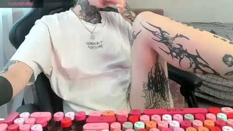 Snapshot of _feralberry__ chatting on July 20, 2026, 10:39 am Alis online show from July 20, 2026, 10:39 am