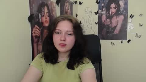 Snapshot of _foxy_lady chatting on May 8, 2026, 6:08 am Alice online show from May 8, 2026, 6:08 am