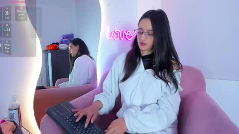 Snapshot of _gabbyx_ chatting on September 17, 2025, 12:07 pm Gabby online show from September 17, 2025, 12:07 pm