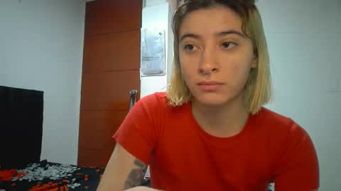 Snapshot of _genesid_dixton chatting on April 20, 2026, 5:37 pm Mia-foster online show from April 20, 2026, 5:37 pm
