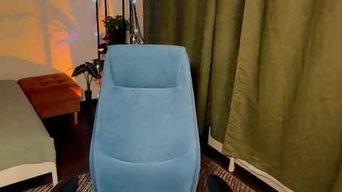 _goldilocks__ online show from October 6, 2025, 5:54 pm