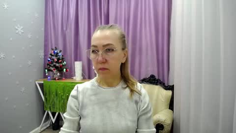 _greybunny_ online show from December 29, 2024, 10:45 am