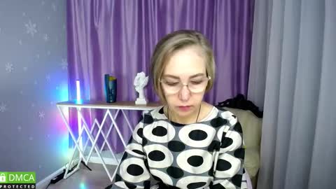 _greybunny_ online show from October 12, 2025, 10:25 am