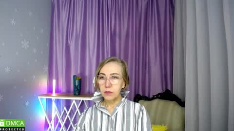 _greybunny_ online show from October 18, 2025, 8:04 am