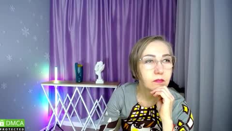 _greybunny_ online show from October 27, 2025, 10:19 am