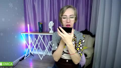 _greybunny_ online show from October 30, 2025, 9:44 am