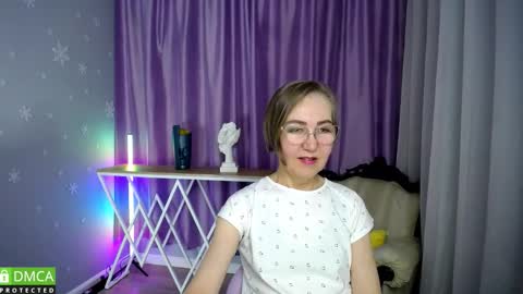 _greybunny_ online show from November 8, 2025, 11:32 am