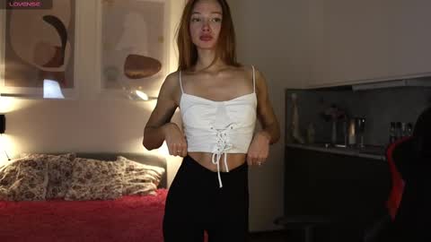 Snapshot of _guesswhat_ chatting on February 12, 2025, 1:37 pm Katarina online show from February 12, 2025, 1:37 pm