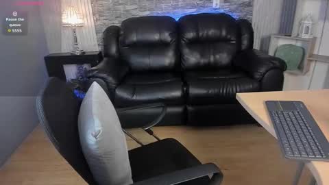 Hanna online show from February 11, 2026, 7:52 pm