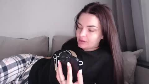 Snapshot of _hidden_frommymoom_ chatting on March 2, 2026, 8:54 am Criss4u online show from March 2, 2026, 8:54 am