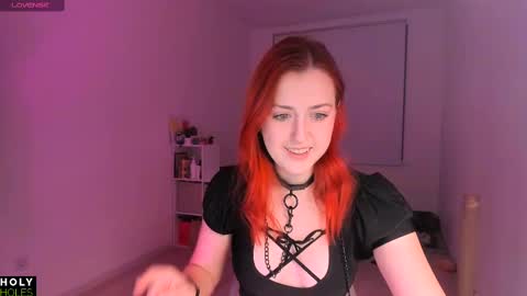 Snapshot of _holy_holes_ chatting on February 20, 2025, 11:21 pm Anastasia online show from February 20, 2025, 11:21 pm