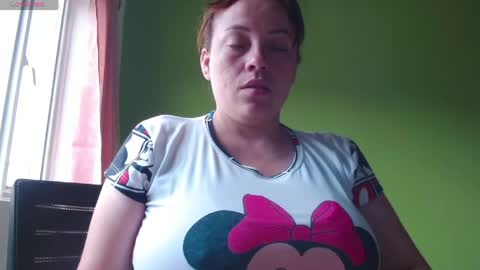 Snapshot of _honey1_ chatting on April 24, 2026, 6:21 pm Honey online show from April 24, 2026, 6:21 pm