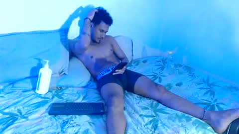 KEYLA Y SAMUEL online show from July 18, 2026, 5:00 am