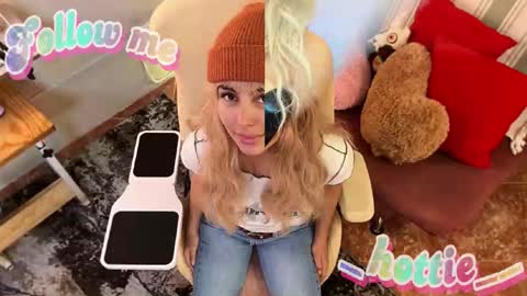 _hottie__ online show from October 8, 2025, 8:01 am