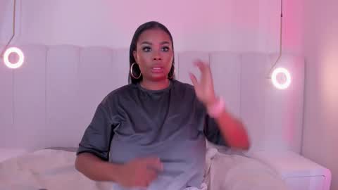 Darlis  online show from November 28, 2025, 7:49 pm