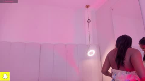 Darlis  online show from December 4, 2025, 7:33 pm