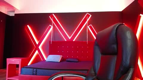 Isa online show from December 5, 2025, 2:03 pm