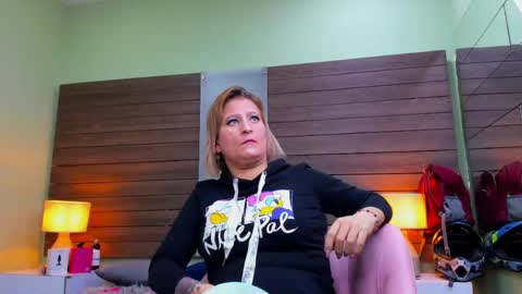 Snapshot of _jaadee_ chatting on May 2, 2026, 11:59 am JADE online show from May 2, 2026, 11:59 am
