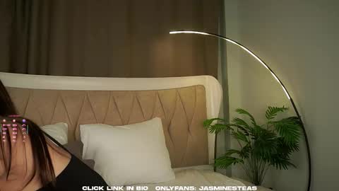 Snapshot of _jasminestea_ chatting on October 14, 2025, 2:12 am Candy online show from October 14, 2025, 2:12 am