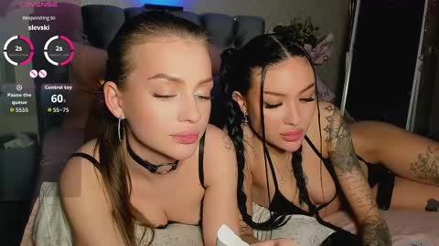 Jess blond and Leila brunette online show from May 11, 2026, 4:04 pm