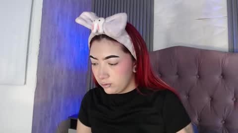 Mia online show from January 7, 2026, 1:46 pm