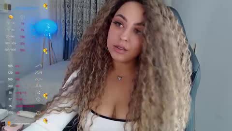 _just_a_queen_3 online show from November 15, 2025, 11:07 am