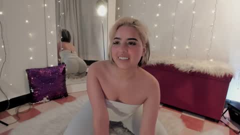 _karine01 online show from September 9, 2025, 4:12 am