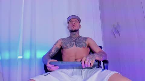 Snapshot of _kevin_xxx chatting on October 7, 2025, 3:42 pm online show from October 7, 2025, 3:42 pm