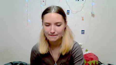 Snapshot of _kikiclark_ chatting on September 20, 2025, 8:43 pm _kikiclark_ online show from September 20, 2025, 8:43 pm