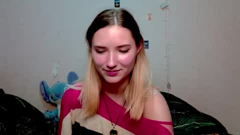 Snapshot of _kikiclark_ chatting on October 11, 2025, 7:56 pm _kikiclark_ online show from October 11, 2025, 7:56 pm