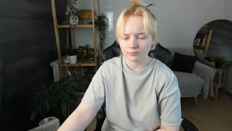 Li online show from October 2, 2025, 8:38 pm