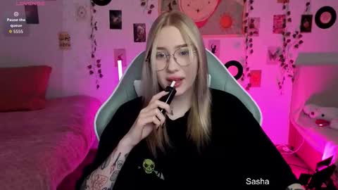 Snapshot of _kitekat_ chatting on October 29, 2025, 7:43 am _kitekat_ online show from October 29, 2025, 7:43 am