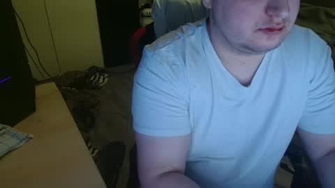 _kitsu_ online show from November 22, 2025, 6:45 am