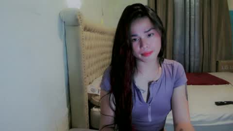 Snapshot of _kittieluxe chatting on June 18, 2026, 10:52 am _kittieluxe online show from June 18, 2026, 10:52 am