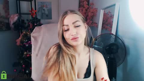 Snapshot of _kittyboo chatting on December 28, 2024, 11:19 am Aleksa online show from December 28, 2024, 11:19 am