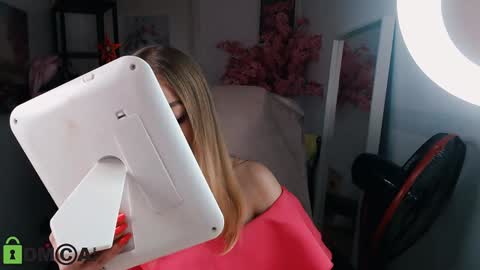 Snapshot of _kittyboo chatting on January 2, 2025, 4:46 pm Aleksa online show from January 2, 2025, 4:46 pm