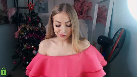 Snapshot of _kittyboo chatting on January 9, 2025, 8:03 am Aleksa online show from January 9, 2025, 8:03 am