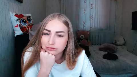 Snapshot of _kittyboo chatting on September 23, 2025, 11:35 am Aleksa online show from September 23, 2025, 11:35 am