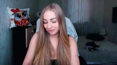 Snapshot of _kittyboo chatting on October 21, 2025, 6:58 am Aleksa online show from October 21, 2025, 6:58 am