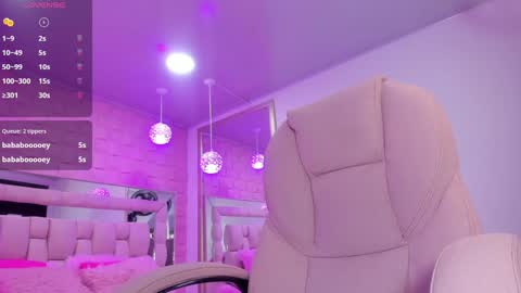 Laura online show from December 22, 2024, 1:33 pm