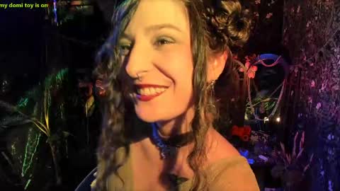 Snapshot of _lady_luna_ chatting on April 26, 2026, 8:06 pm Lady Luna online show from April 26, 2026, 8:06 pm