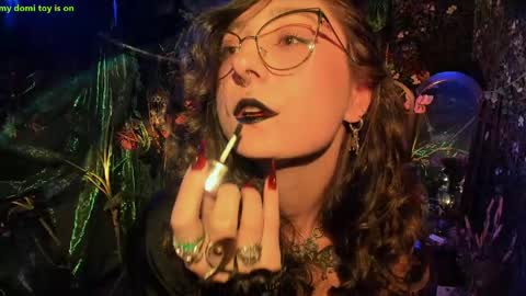 Snapshot of _lady_luna_ chatting on April 30, 2026, 10:25 pm Lady Luna online show from April 30, 2026, 10:25 pm
