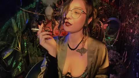 Snapshot of _lady_luna_ chatting on May 12, 2026, 10:40 pm Lady Luna online show from May 12, 2026, 10:40 pm