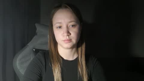 _lalune_ online show from March 6, 2026, 10:23 am