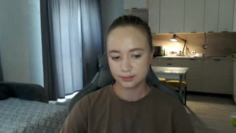 Snapshot of _lalune_ chatting on July 29, 2026, 5:38 am _lalune_ online show from July 29, 2026, 5:38 am