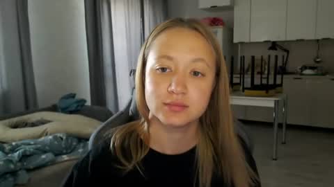 Snapshot of _lalune_ chatting on August 7, 2026, 5:20 am _lalune_ online show from August 7, 2026, 5:20 am