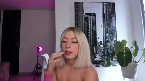 Agatha Arias IG  lapetitemort 1 online show from November 4, 2025, 6:40 pm