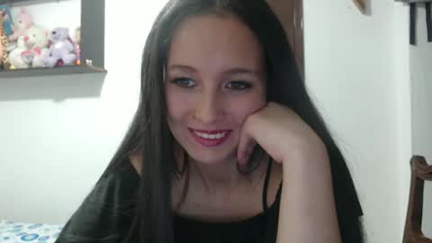 Snapshot of _laureneyes chatting on December 20, 2025, 12:51 am Lauren 3 online show from December 20, 2025, 12:51 am